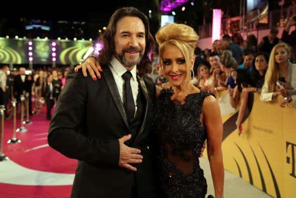 ¿A quién no le gusta un 'selfie'? Y es que están de moda. Mira estas que los artistas se tomaron en la alfombra de Premio Lo Nuestro 2014.