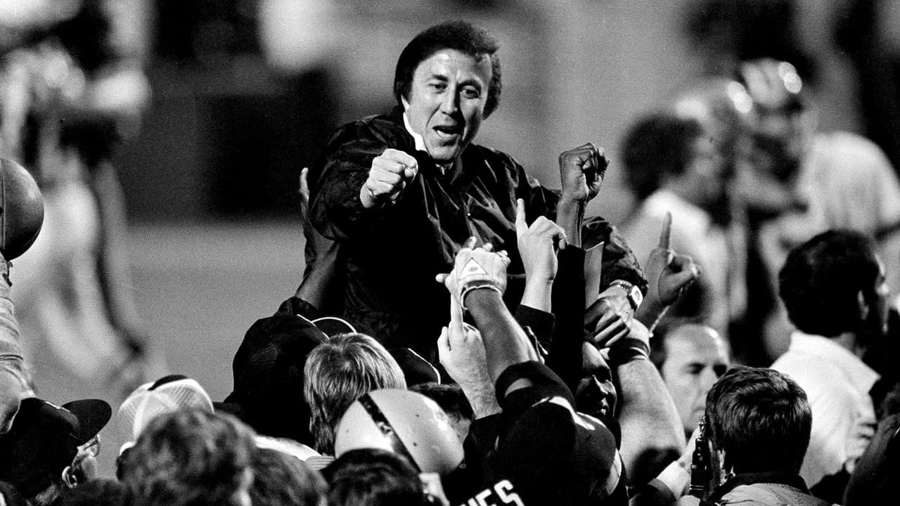 Tom Flores, el primer coach latino que ingresa al Salón de la Fama y leyenda de los Raiders