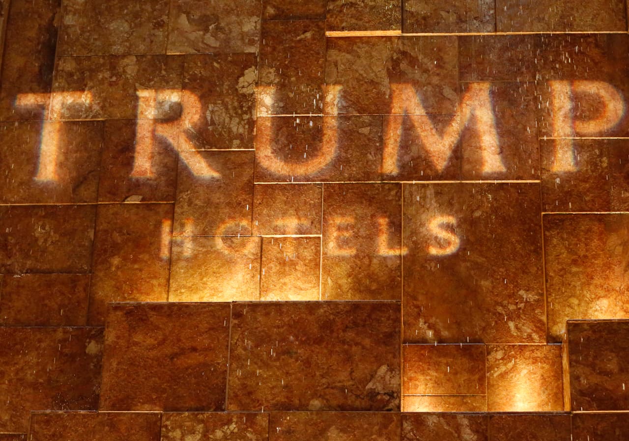 Hackers han estado robando datos de tarjetas de crédito de clientes de los hoteles Trump