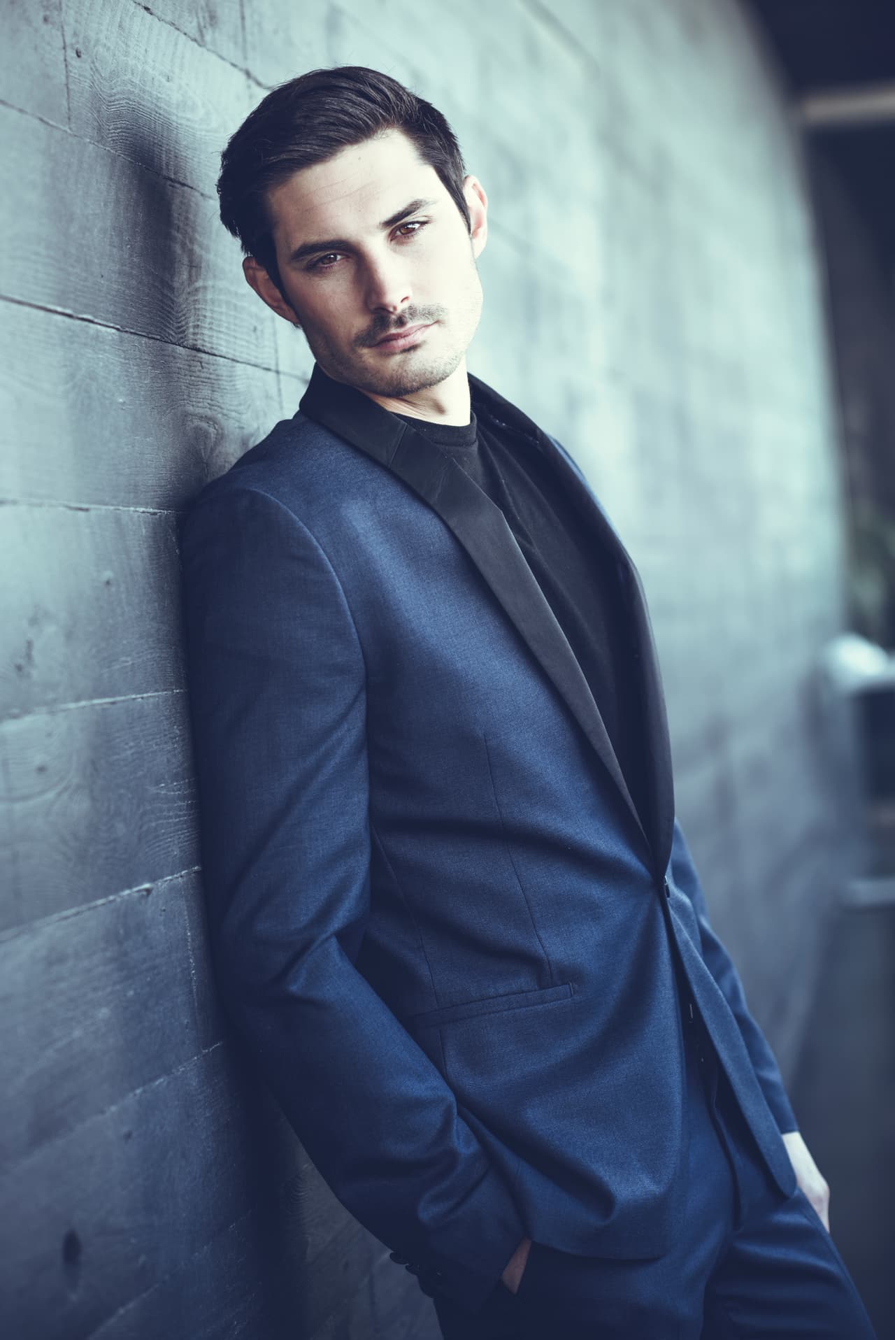 Tu novio suele ser lo que se llama una "entidad social por excelencia" así que le fascinarás si muestras siempre tu disposición para salir a eventos, fiestas, cócteles, cuidas tu apariencia, tus manos, tus ropas.