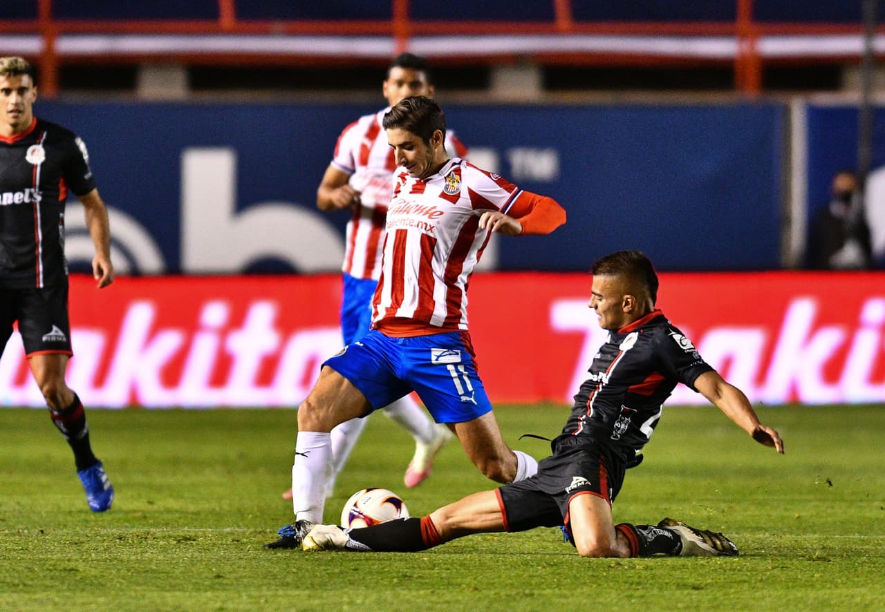 Con doblete de Nicolás Ibáñez y gol de Ramiro González los potosinos vencen 3-1 a las Chivas y se quedan con los tres puntos.