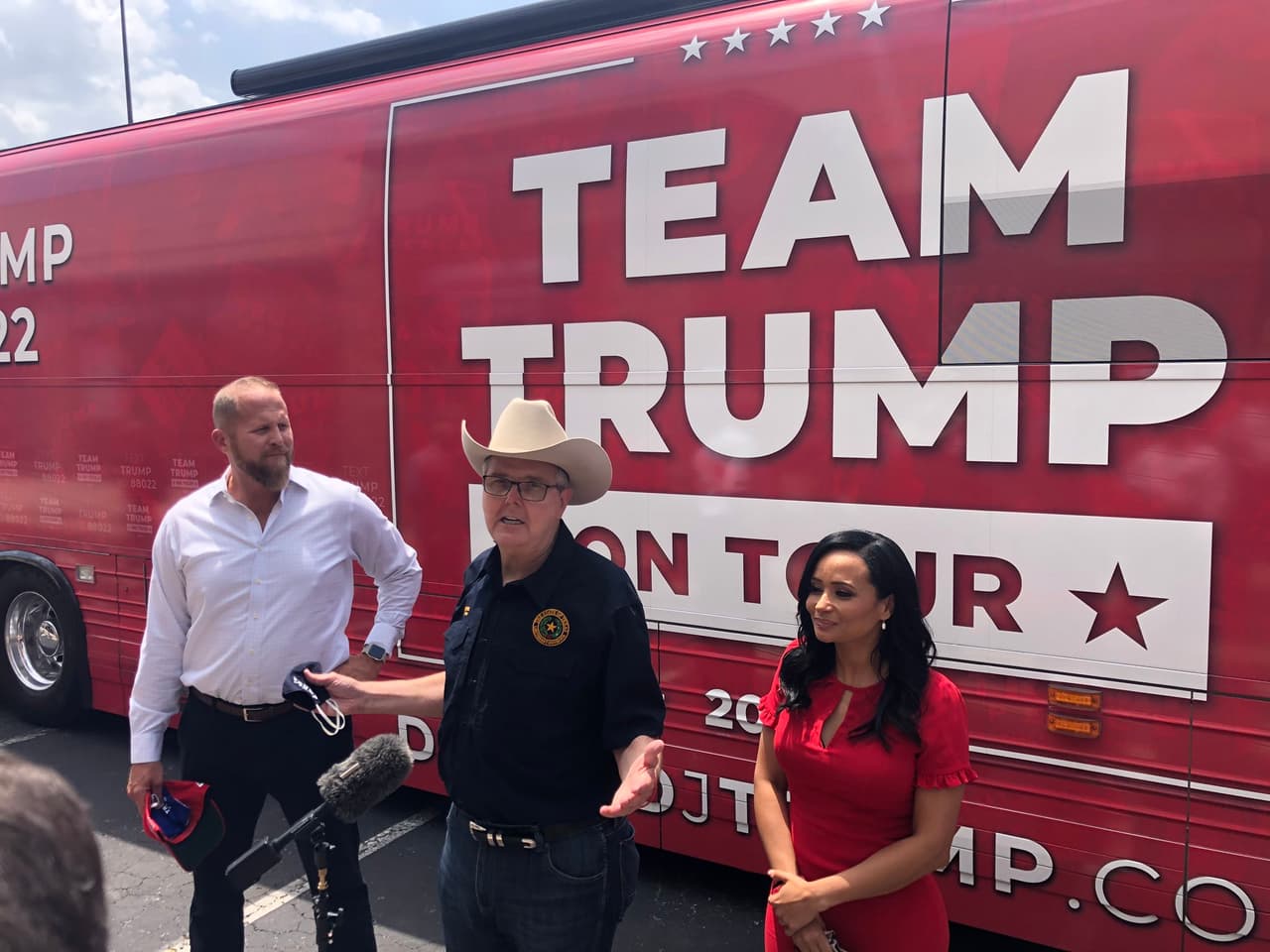 Dan Patrick dice que está “100% seguro” de la victoria de Trump en Texas