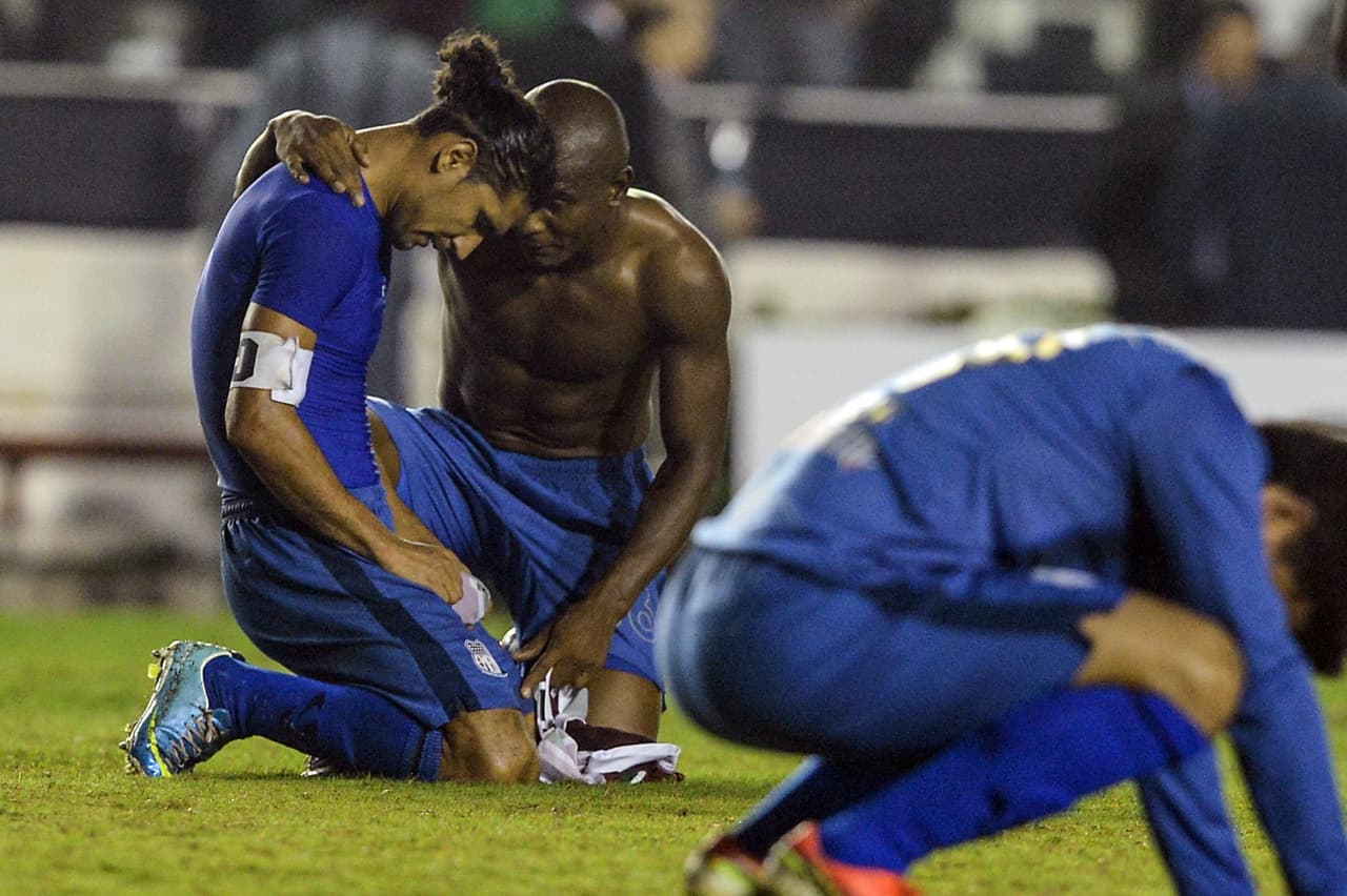 Las decepciones fueron frecuentes ante su rival tradicional, Barcelon de Guayaquil, o contra otros en crecimiento como Liga Deportiva de Quito o el propio Deportivo Quito.