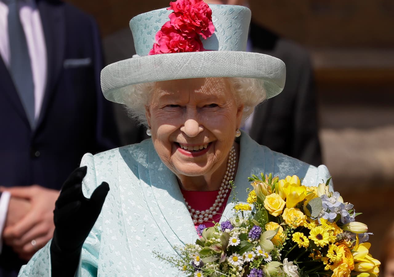 De acuerdo con el diario, Letts declinó dar más detalles de lo sucedido. Por su parte, The Sun informó que
<b><a href="https://www.rct.uk/visit/the-state-rooms-buckingham-palace" target="_blank">el palacio de Buckingham</a></b> dijo que no hace comentarios sobre audiencias públicas o privadas con la reina.