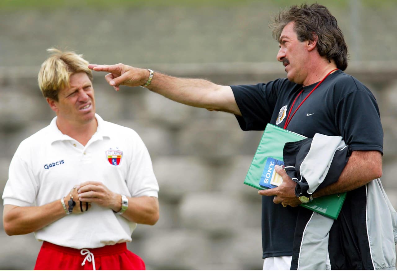 Los equipos de La Volpe se caracterizaban por ser espectaculares y el entrenador argentino saltó a la selección de México en 2003.