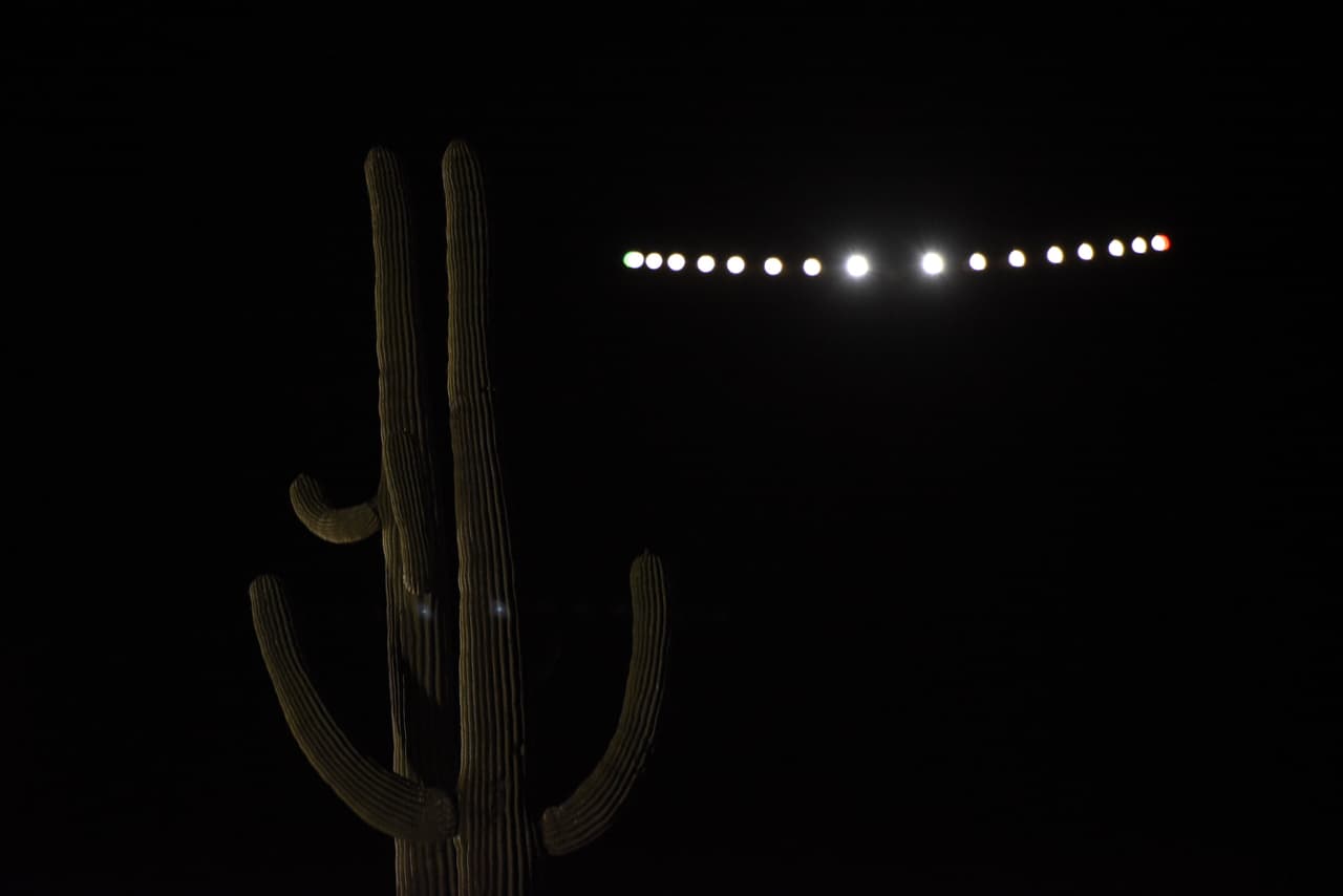 Etapa 11: Phoenix-Tulsa. Vuelo nocturno del avión solar, dejando atrás Arizona en su ruta hacia Oklahoma. La Estatua de la Libertad está cada vez más cerca.