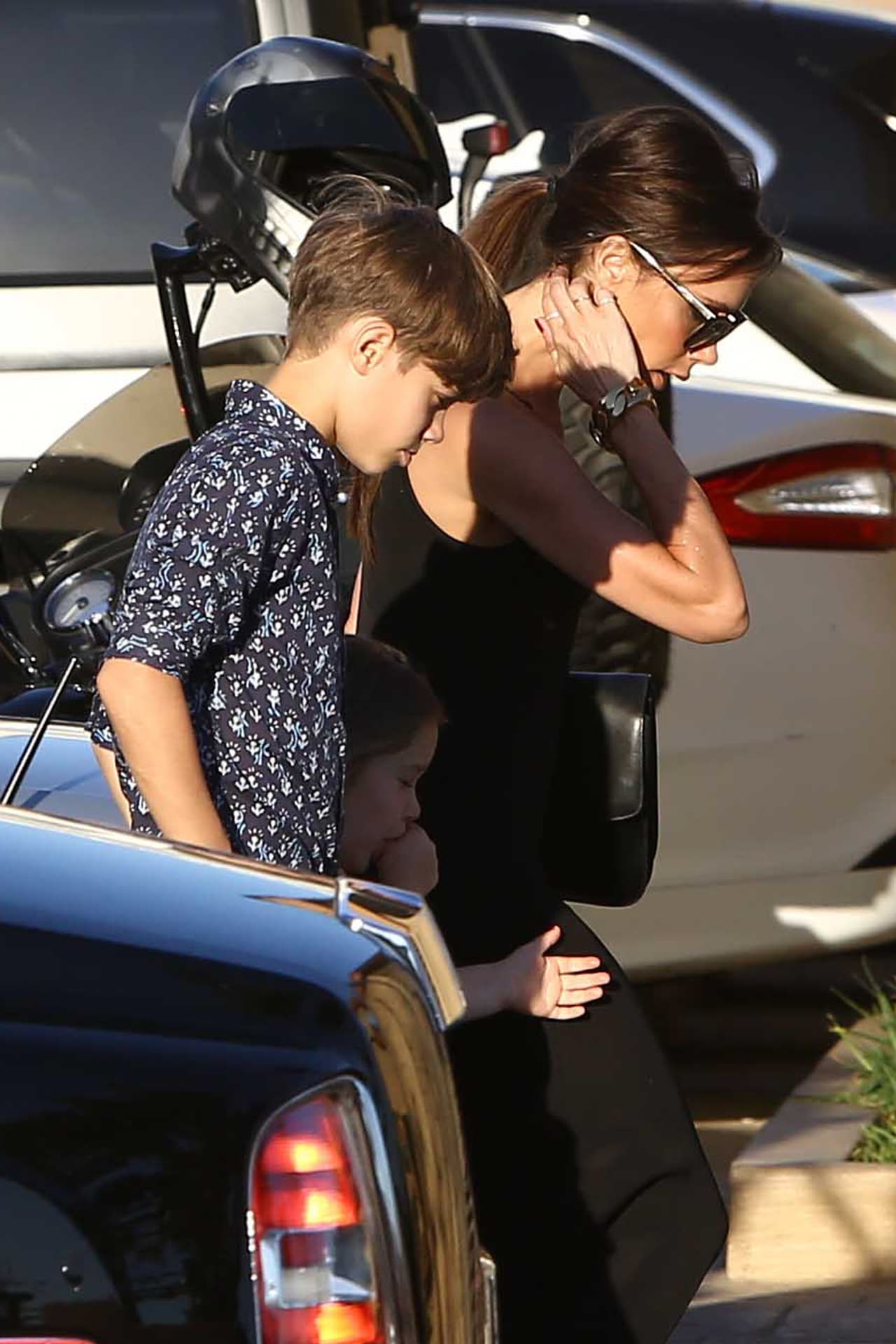 Victoria intentó pasar desapercibida ante las cámaras.