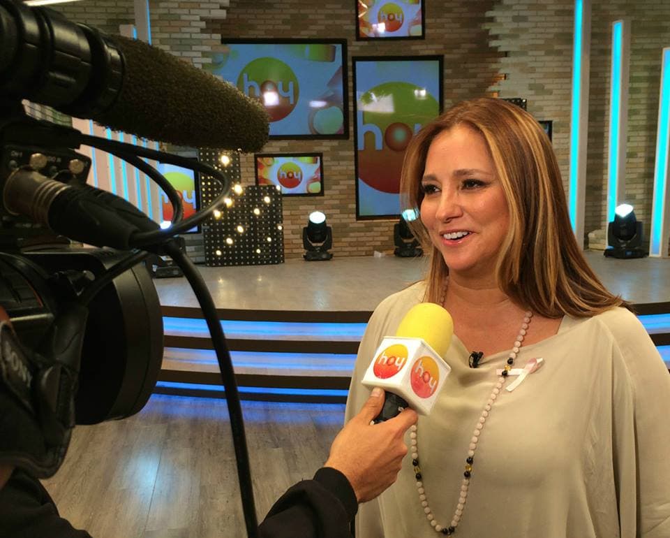 A la guapísima Gaby, le encanta platicar con la cámara.