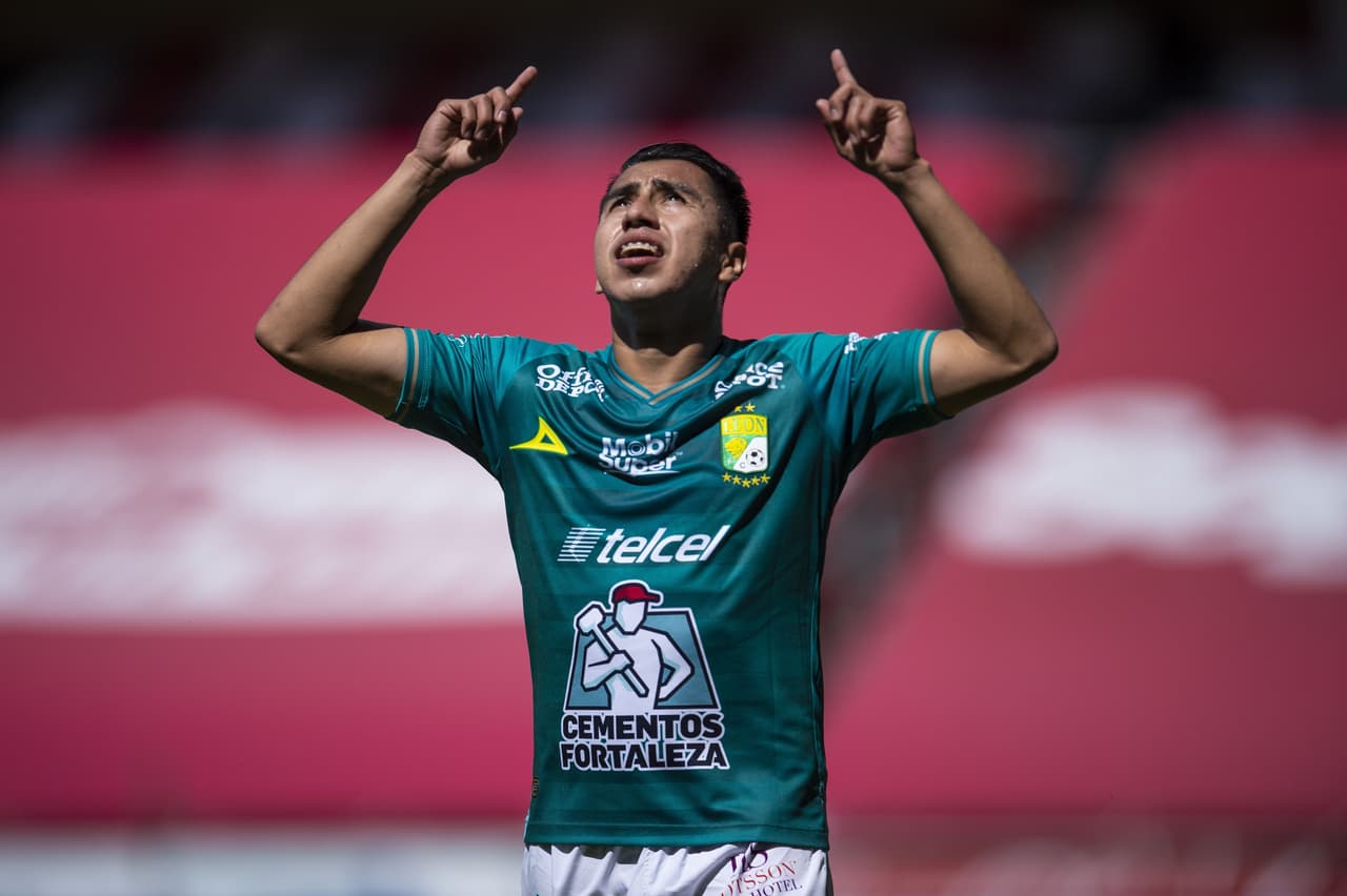 Toluca y León reparten puntos tras empate en el Nemesio Diez 1-1. José David Ramírez abrió el marcador al minuto 21 pero le sigió Michael Estrada de los 'Diablos' para igualar marcador y, tras una tarjeta roja, Canelo anotaba penal, pero al minuto 73, el León empataba con anotación de Luis Montes.