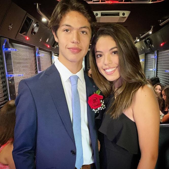 “Me he puesto triste algunas veces. Mi hija Sarita ya desde el año pasado empezó a irse sola a la prepa, este año ya se va junto con su hermano. Se van solos y ya me pierdo la plática”, contó la cantante a 
<a href="https://peopleenespanol.com/celebridades/descubre-el-nuevo-oficio-de-priscila-angel/" target="_blank">People En Español</a> en octubre del año pasado.