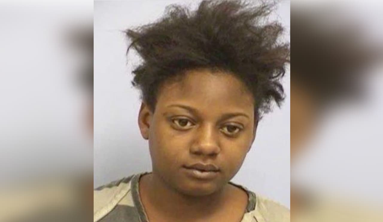 Joven entra en la casa de una pareja mientras dormía y le clava unas tijeras en la cara a la mujer