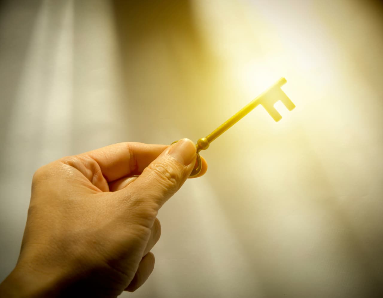 Revisa tu horóscopo y si no hay planetas retrógrados en tu signo y además tienes a Marte, tu regente, directo, tendrás en tus manos la llave para acertar en el azar.