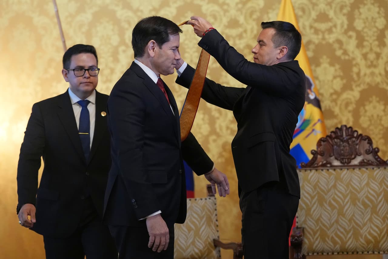 Marco Rubio elogia a Ecuador como un socio "agresivo" y Daniel Noboa lo condecora con la Orden Nacional al Mérito