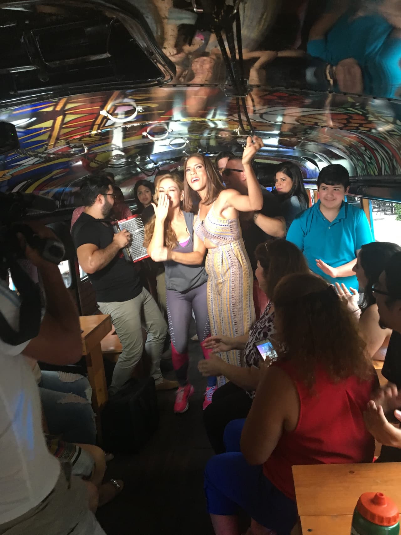 "Mamacita" Molina envío un besito a todos nuestros seguidores.