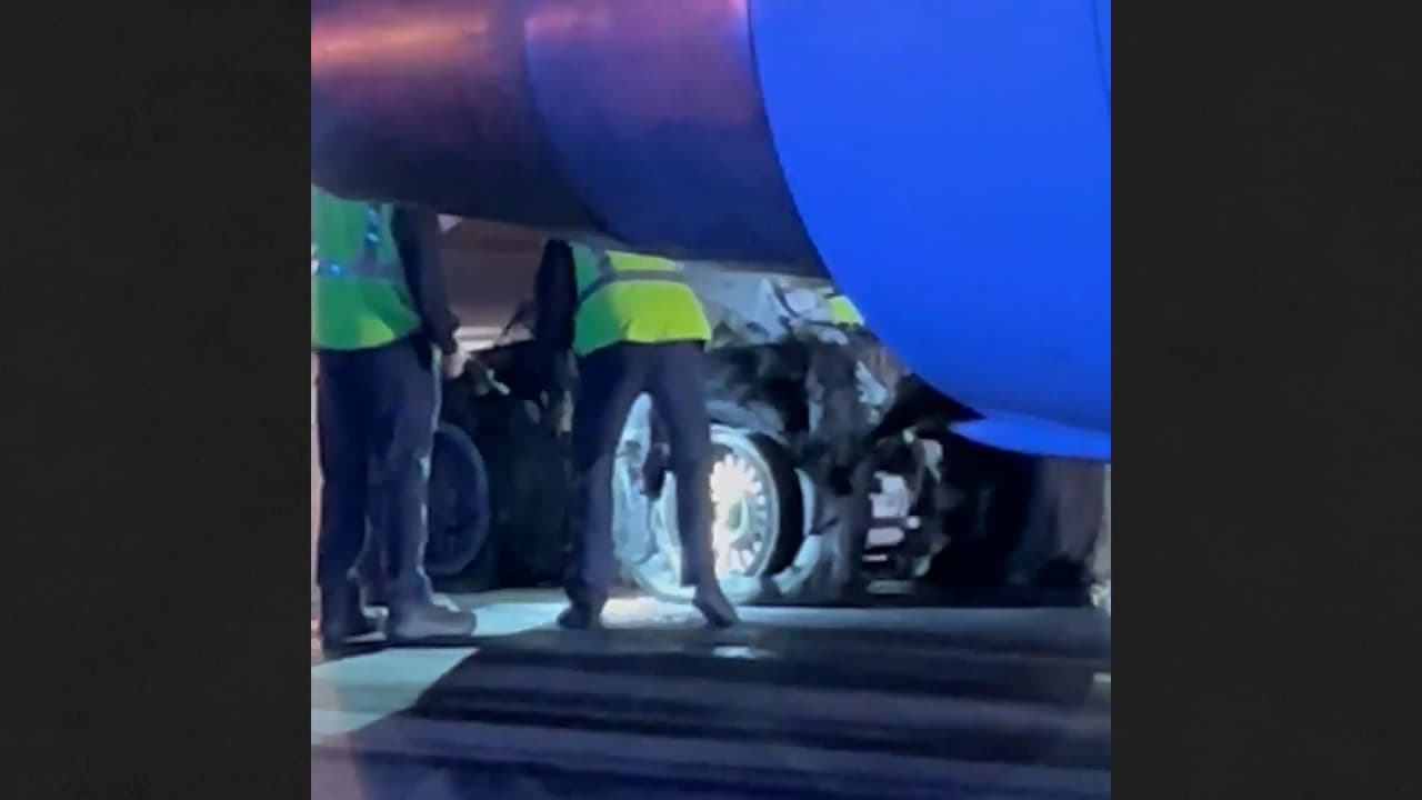 Los neumáticos de un avión explotan tras aterrizar en el aeropuerto de Atlanta