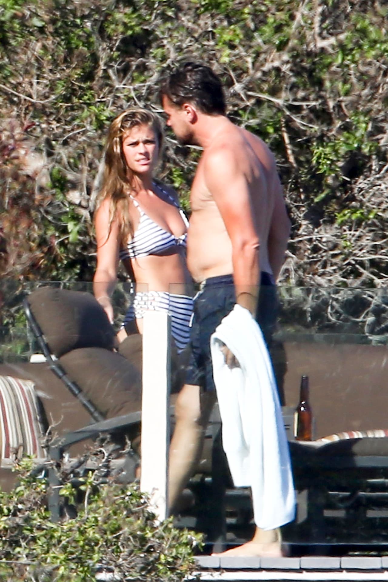 Siguieron disfrutando de su romance toda la tarde.