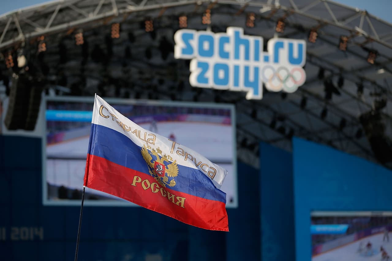 Más de 1,000 atletas olímpicos rusos se beneficiaron de esta manipulación de resultados por dopaje. Todo Inició en los Juegos Olímpicos de Sochi y se volvió una rutina para todos los atletas rusos involucrados en competencias internacionales.