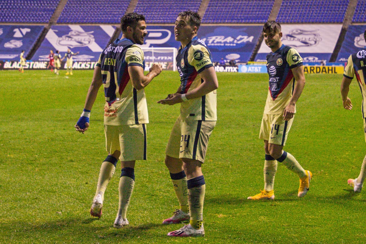 Un error en la defensa habilita a Federico Viñas que no perdona y pone el 2-3 en el marcador.