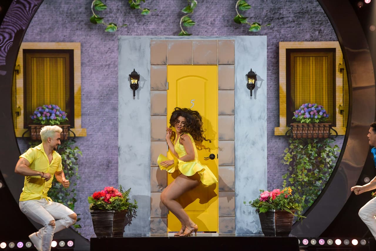 Para esta nueva prueba, la participante bailó acompañada de Juan Carlos Nicot el tema 'El farolito'.