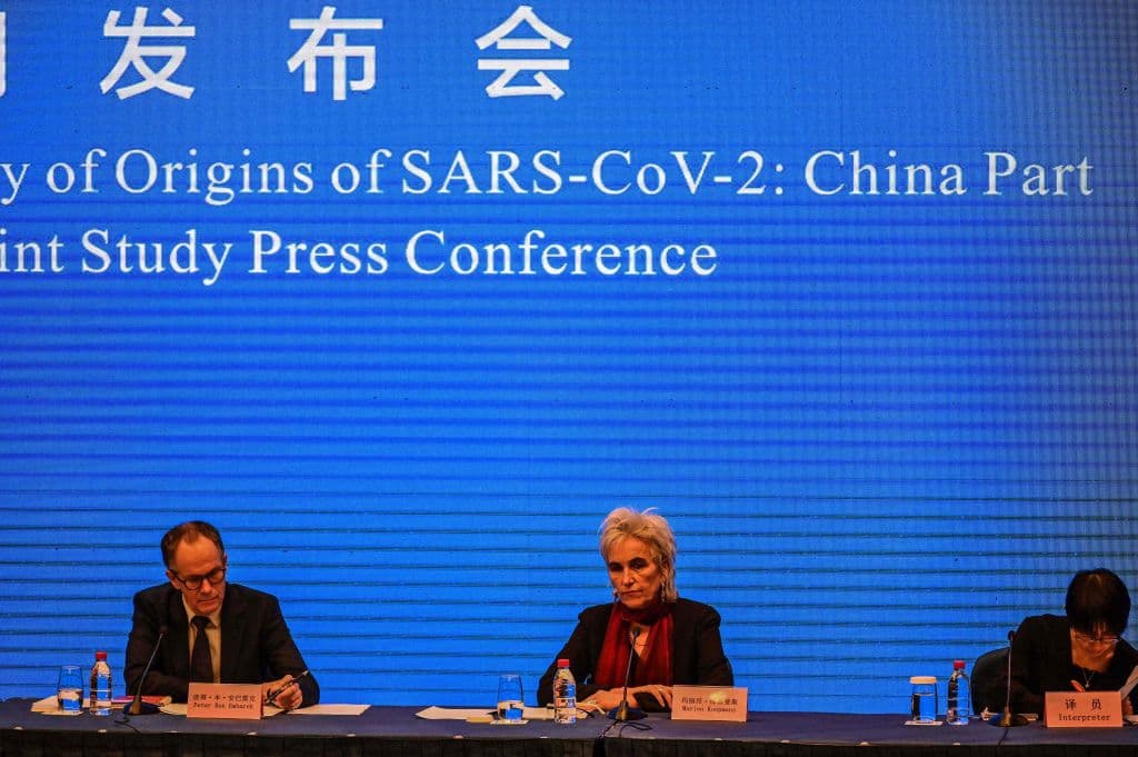 La OMS afirma que es improbable que el coronavirus haya salido de un laboratorio en China