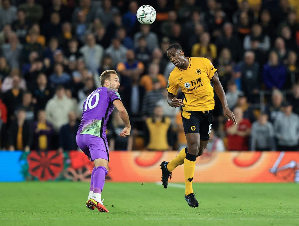 Wolverhampton cae, en tanda de penales, ante Tottenham y pierde su pase a Ocavos de final en la Copa de la Liga Inglesa. Leander Dendoncker y Daniel Podence anotaron para los Wolves, mientras que para los Spurs lo hicieron Tanguy Ndombélé y Harry Kane.