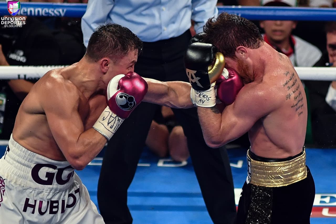 Y lo que siempre ha sido una de las herramientas básicas de GGG a lo largo de su carrera y que no dejó de usar contra Canelo, el jab de izquierda a corto rango. Primeros seis rounds, su arma básica.