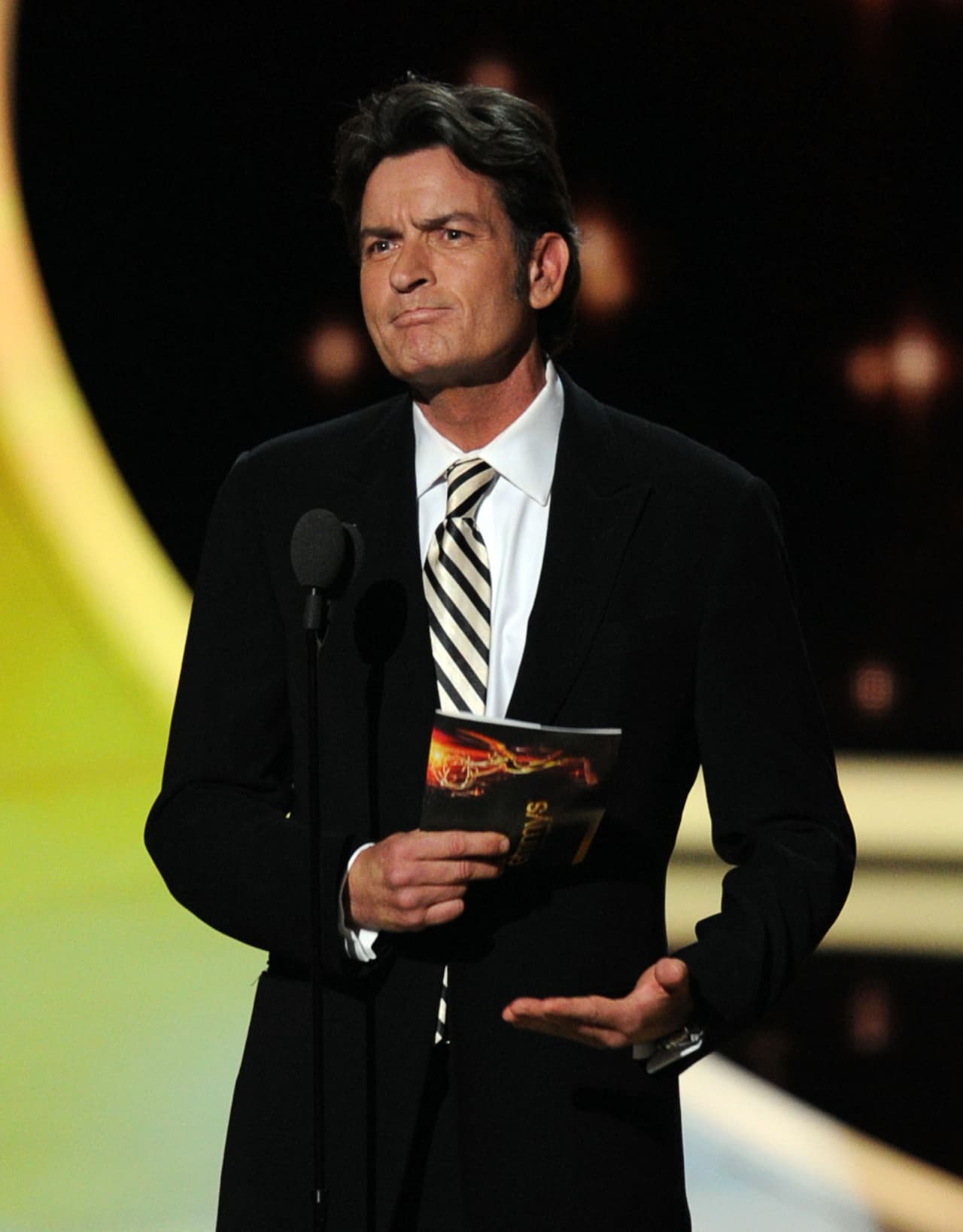 Los últimos exámenes médicos demuestran que Charlie tiene porcentajes indetectables del virus en su sistema.