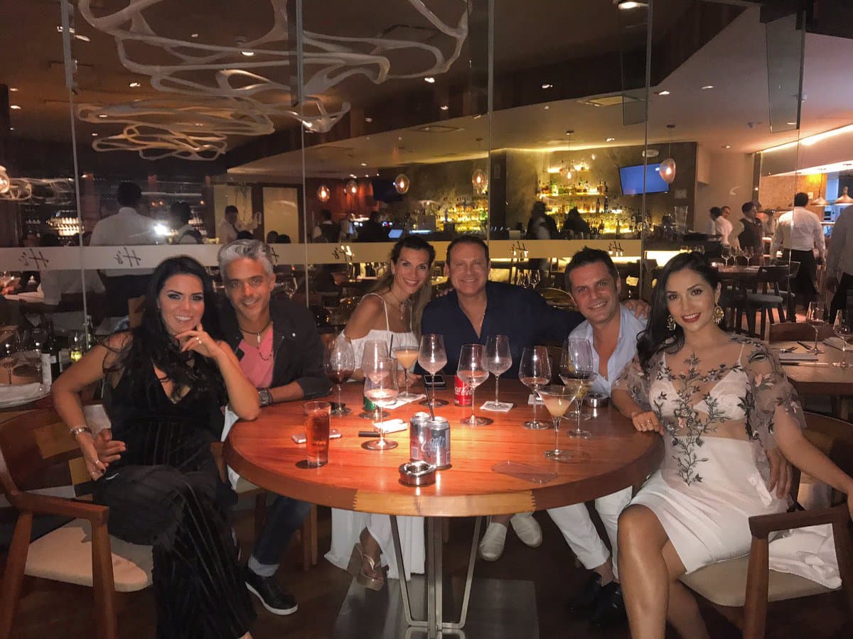 <b><a href="http://www.univision.com/temas/mark-tacher">Mark</a></b> y 
<b>Cynthia</b> confesaron a la revista 'TVyNovelas' que es tanto su amor, que no pudieron evitar presentarse casi de inmediato a sus familias, lo cual resultó todo un éxito, pues la química que surgió entre ellos fue excelente.