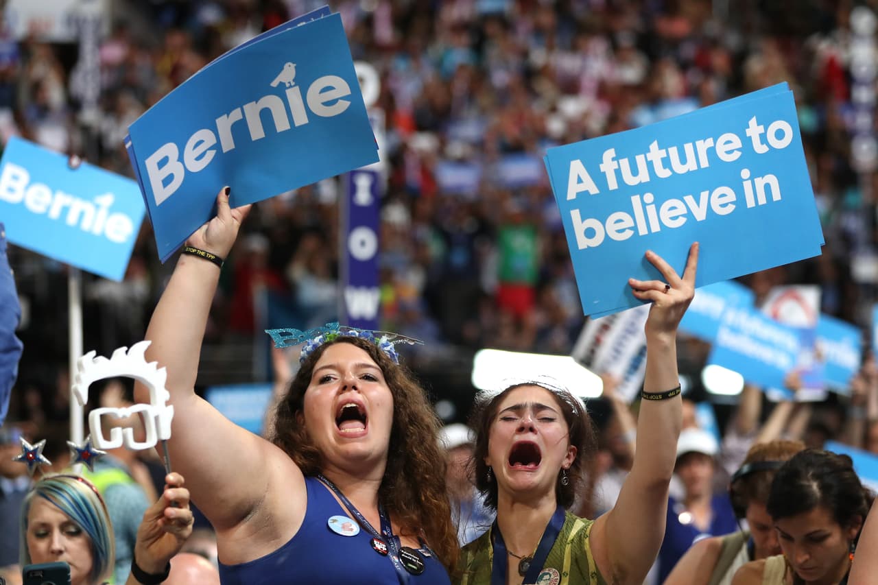 Bernie Sanders reconoció que aunque algunas ideas lo separan de Hillary Clinton, "de eso se trata la democracia".