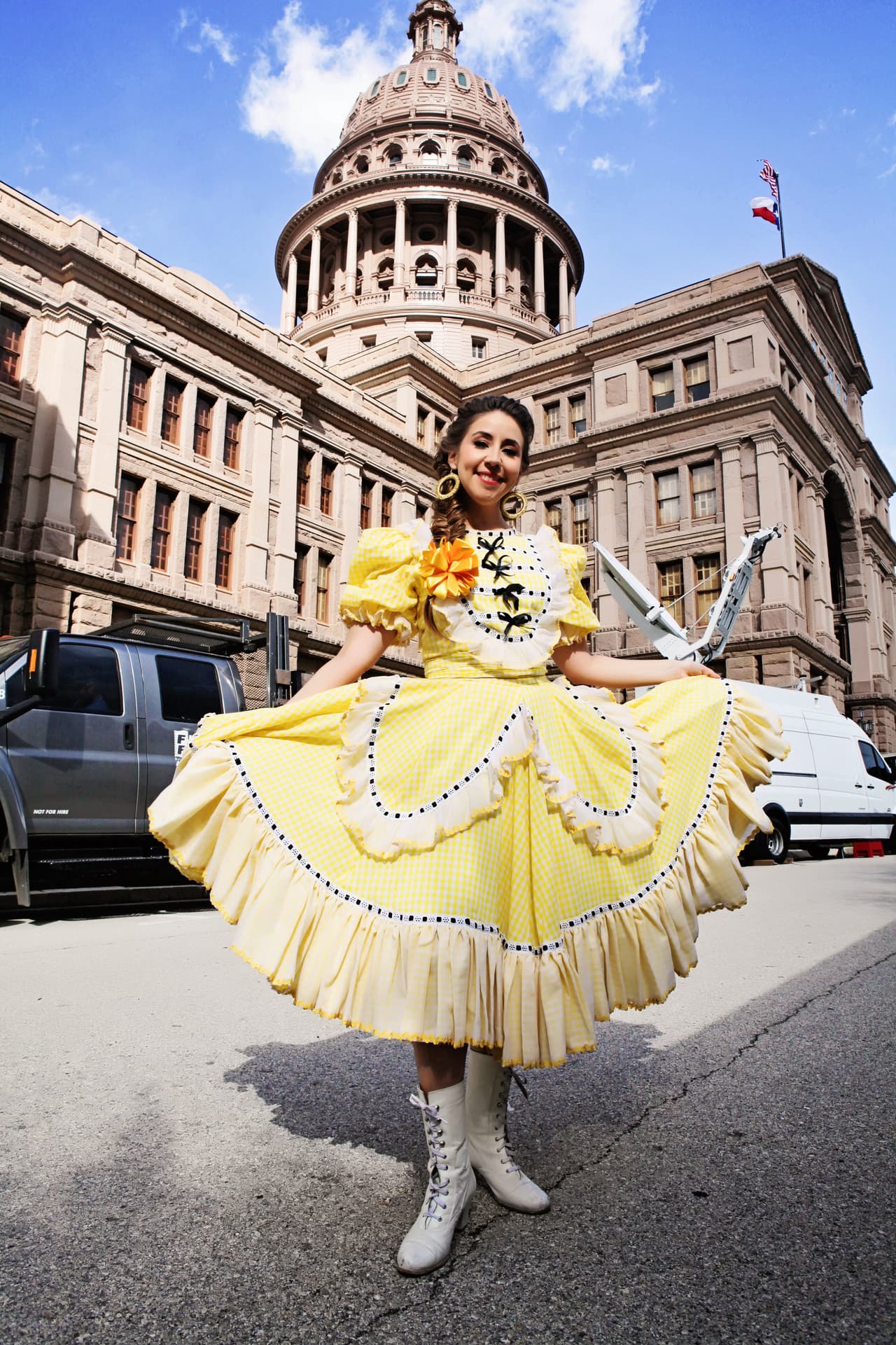 El equipo de Univision dio El Grito con mariachi y grandes espectáculos desde el Capitolio de Texas.