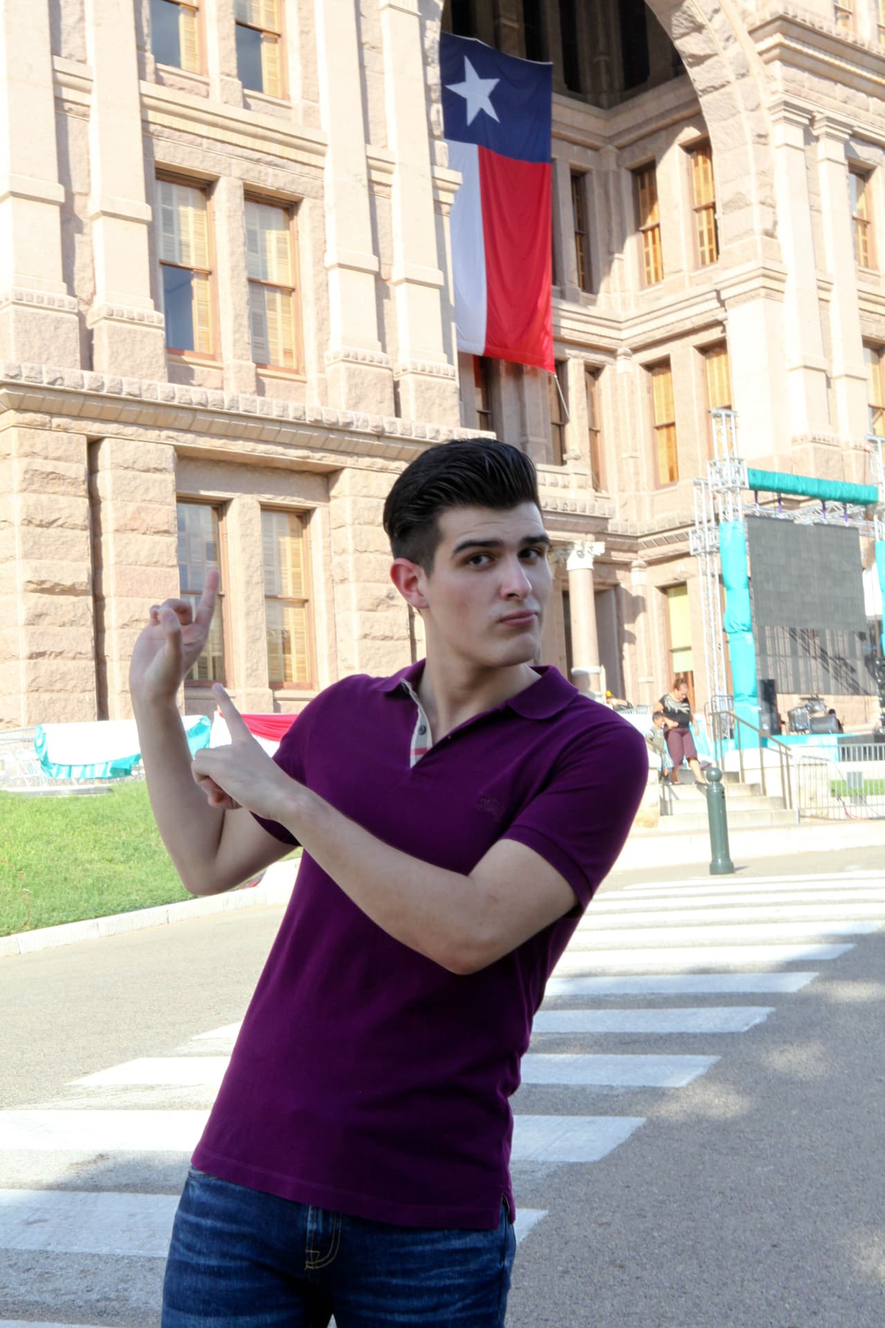 El equipo de Univision dio El Grito con mariachi y grandes espectáculos desde el Capitolio de Texas.