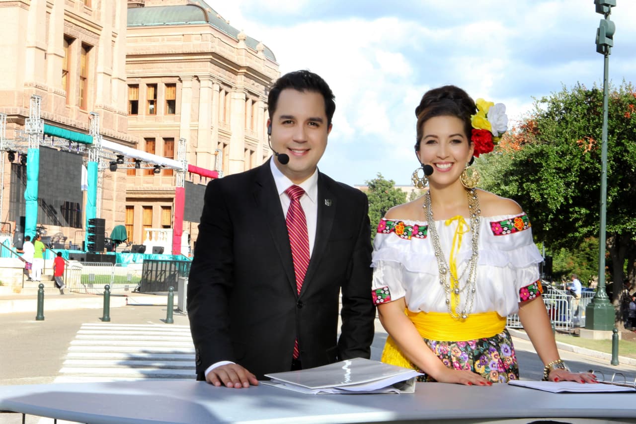 El equipo de Univision dio El Grito con mariachi y grandes espectáculos desde el Capitolio de Texas.