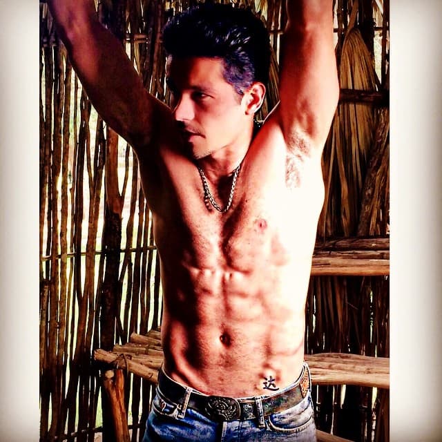 Eleazar ahora conquista a todas las mujeres en "Muchacha Italiana Viene a Casarse".