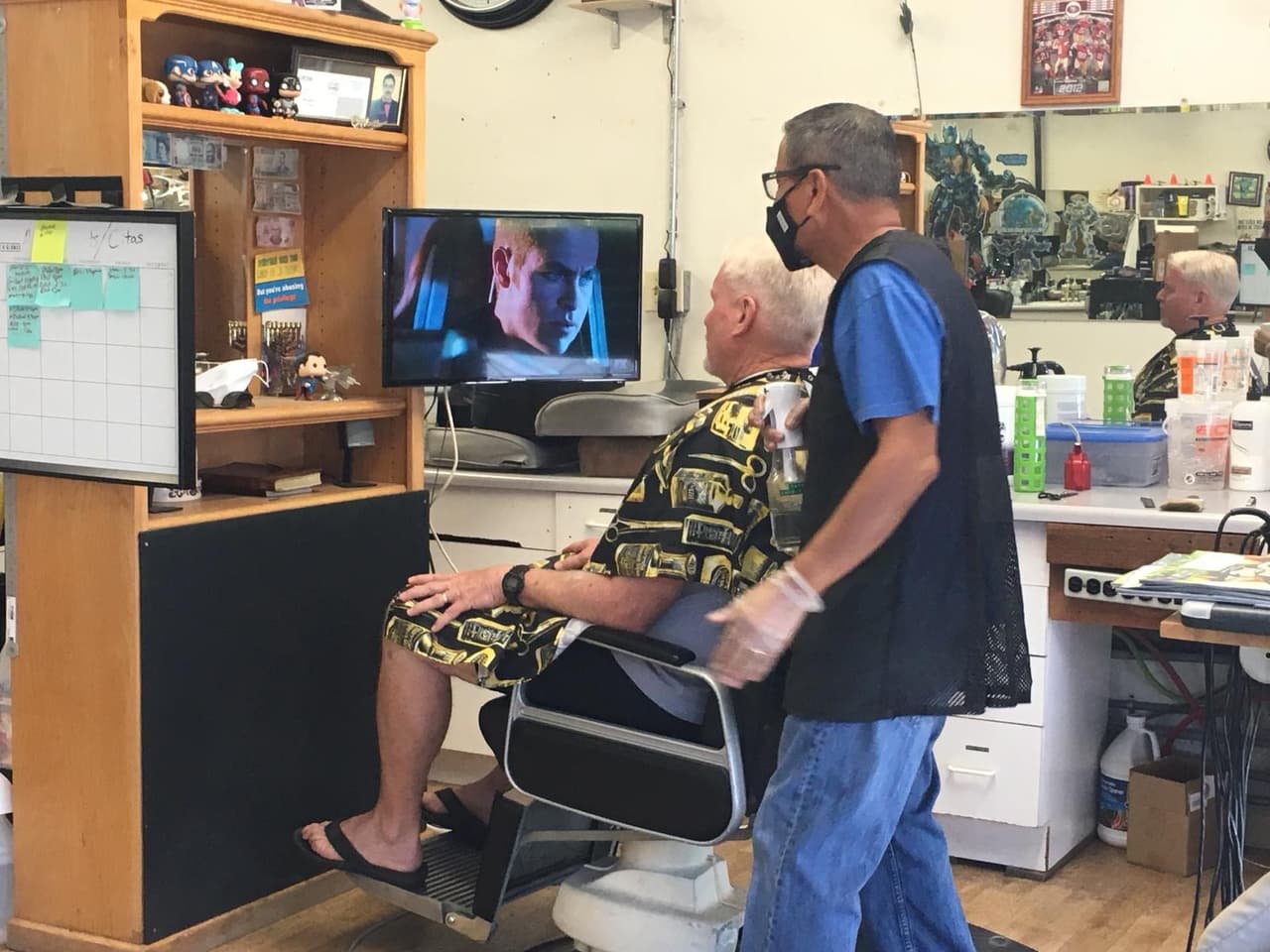 En cuanto a restaurantes, salones de belleza, malls y barberías deberán seguir esperando a la siguiente fase cuando se espera que abran los negocios de alto riesgo.
<br>
<b>“Tan pronto como el estado nos dé luz verde para abrir comedores de restaurantes, gimnasios, salones de belleza y otros negocios de contacto cercano, entonces las personas volverán a trabajar"</b> aseguró el jefe municipal, Lee Brand.