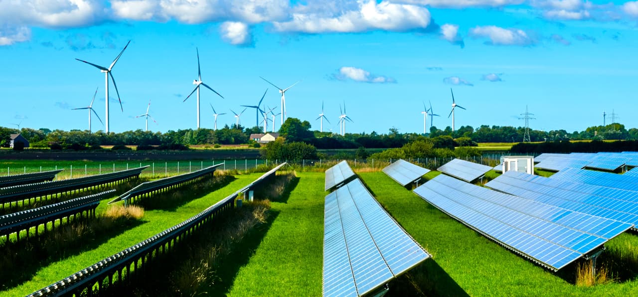 <b>Puesto 4. Alemania</b>
<br>
<br>Total de la producción mundial: 7.5%.
<br>
<br>Capacidad instalada: 53,783 megavatios.
<br>
<br>Vatios por habitante: 593.
<br>
<br>La capacidad de energía solar alemana duplica a casi todos los países de Europa.
<br>