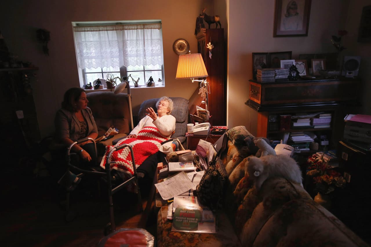 ¿Sabías que puedes recibir dinero por cuidar a tu mamá?