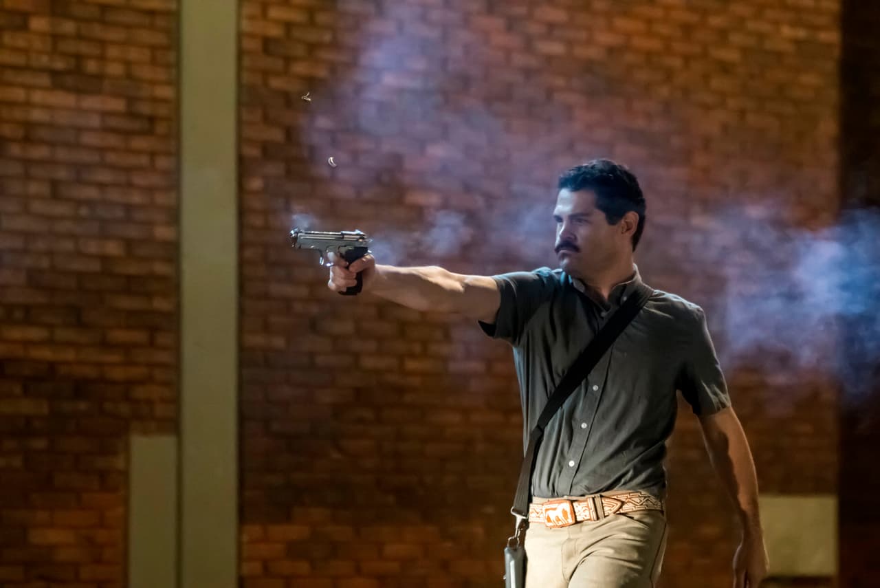 Joaquín salió de su camioneta lleno de furia y dispuesto a matar a sus enemigos.