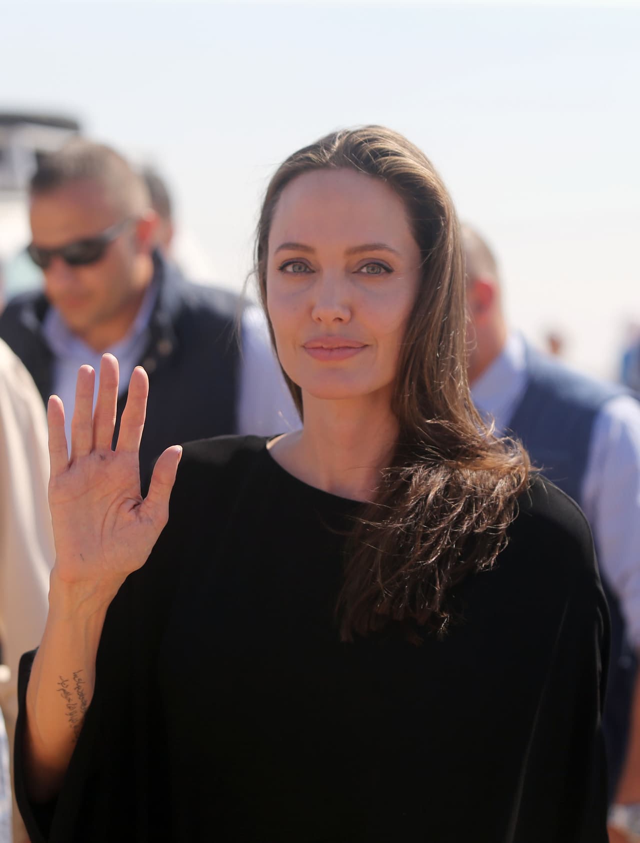 Entonces, Angelina y su padre vivieron distanciados durante casi una década después de que el actor declarara que si hija padecía "serios problemas mentales".