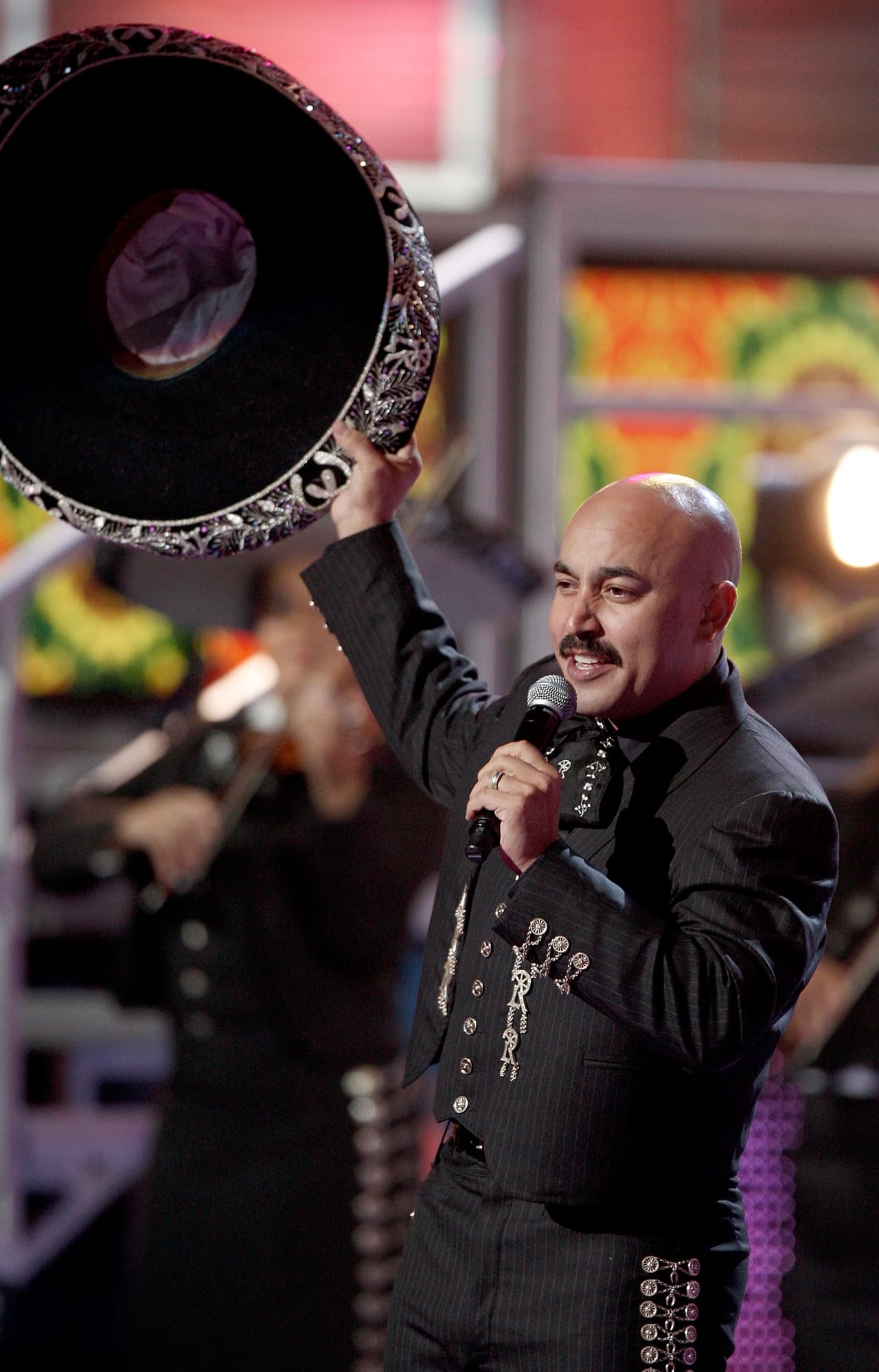 El encargado de dar tremenda noticia fue Pedro Rivera Jr. quien compartió una emotiva imagen en su cuenta de Instagram en la que se encuentra él junto a los dos hermanos, todos fundidos en un abrazo.