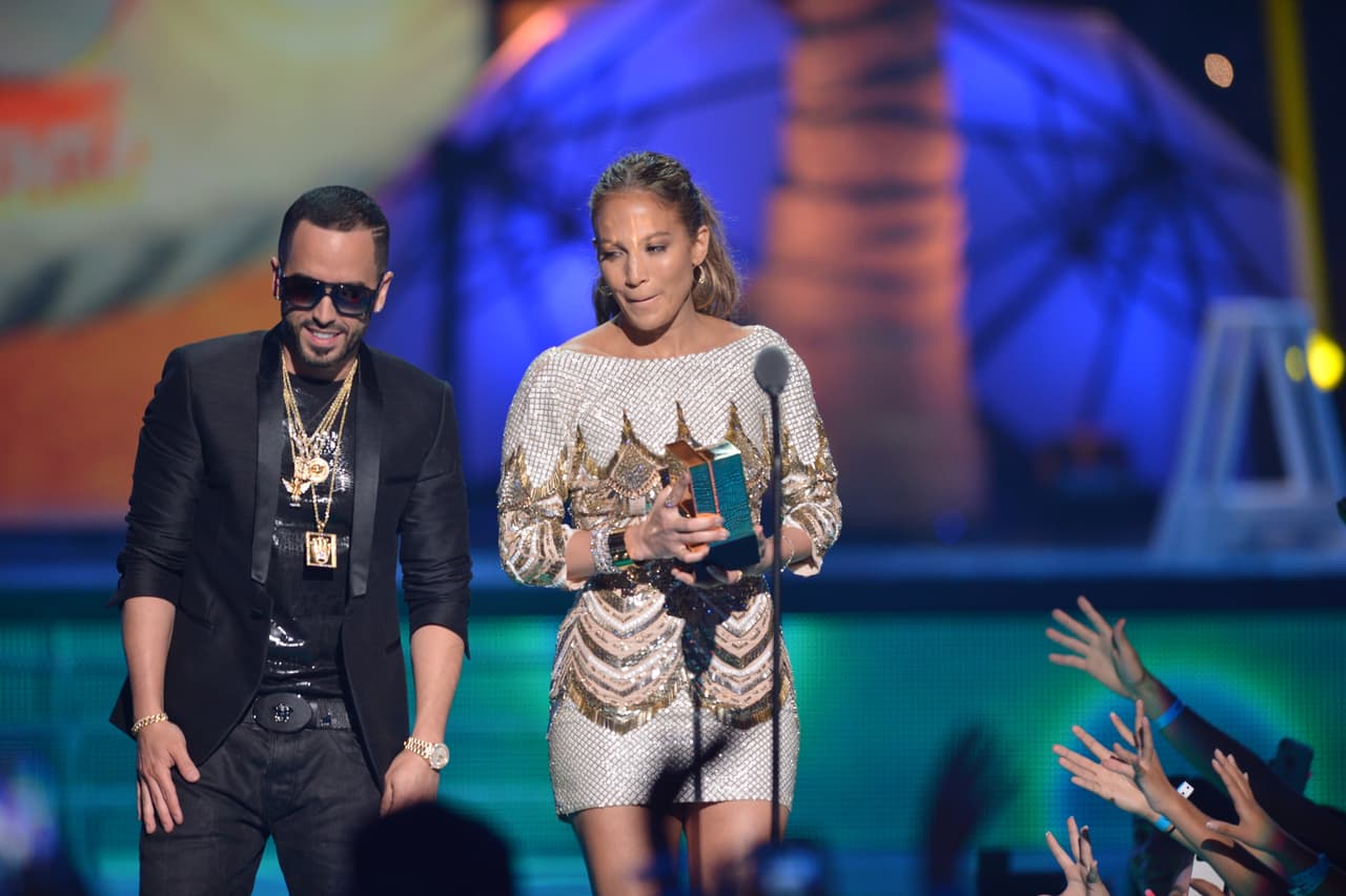 Pero no sólo eso, ya que la bella artista se llevó el Premio Ícono.