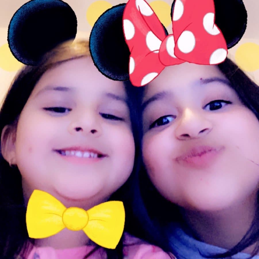 Elyangelica también compartió esta divertida imagen de sus hijas.