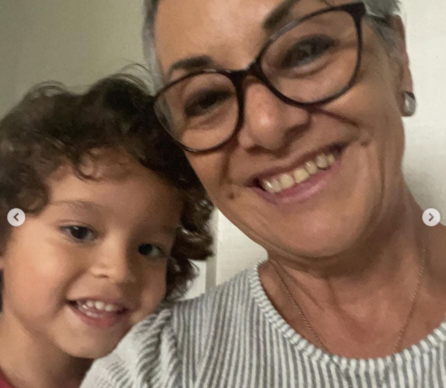 En su cuenta de Instagram, Tere 
<b><a href="https://www.instagram.com/TheresArt05/" target="_blank">se define como una "artista". </a></b>
<br>