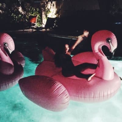 Al igual que sus hermanos, ella fue muy querida por el cantante.