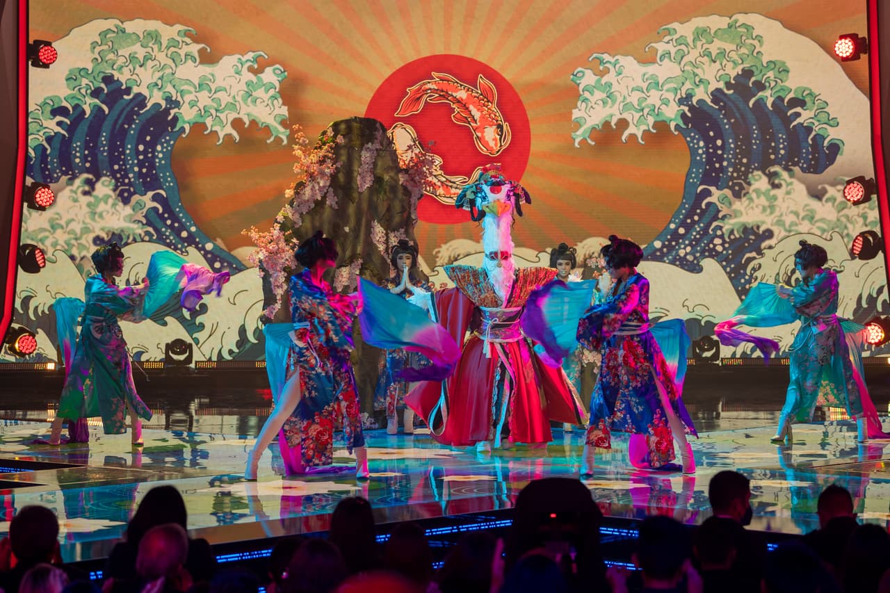 Cuando el ambiente se calmó, llegó el turno de Geisha. La maestra de las artes orientales decidió competir con la canción 'Good 4 U' de Olivia Rodrigo.