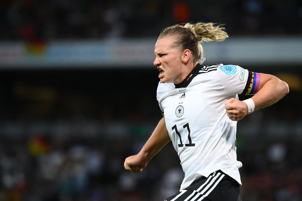 Gracias a un espectacular doblete de Alexandra Popp, Alemania venció a Francia y se metió a la Final en busca de su noveno título de la Euro Femenil. Ahora se verá las caras ante la local Inglaterra.