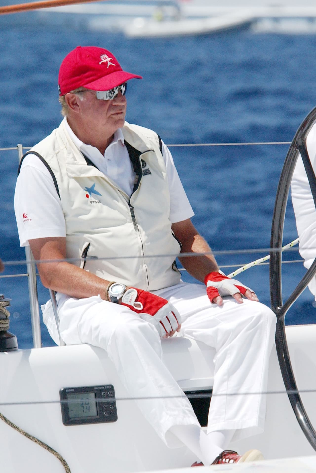 Algunos medios de comunicación cómo El español y Telecinco 
<b>ponen en duda la salud del rey emérito</b> y sugieren que podría estar evitando estar en el ojo público.