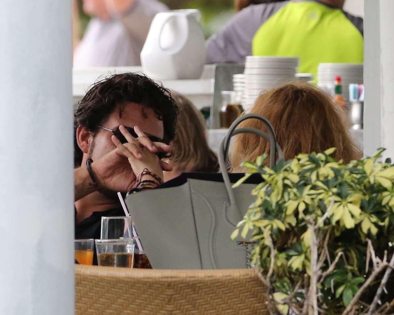 Paulina fue captada muy romántica con Gerardo Bazúa.