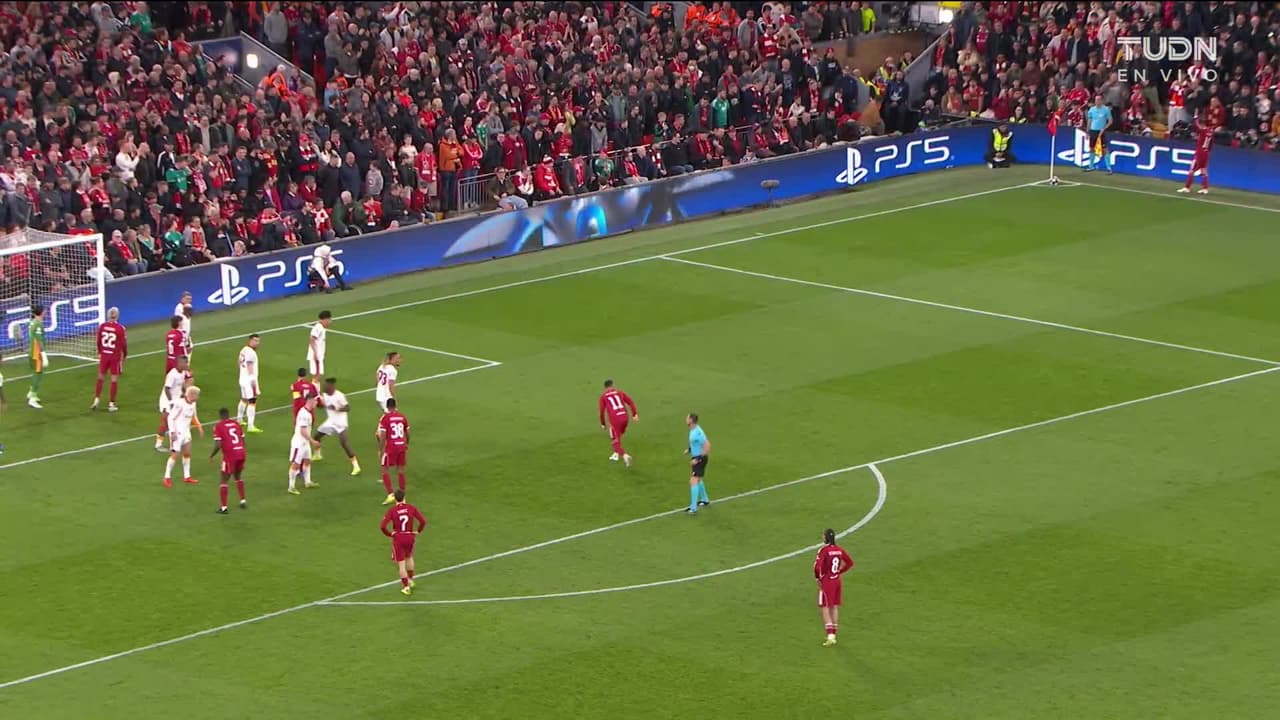 ¡TIRO ATAJADO! disparo por Mohamed Salah.