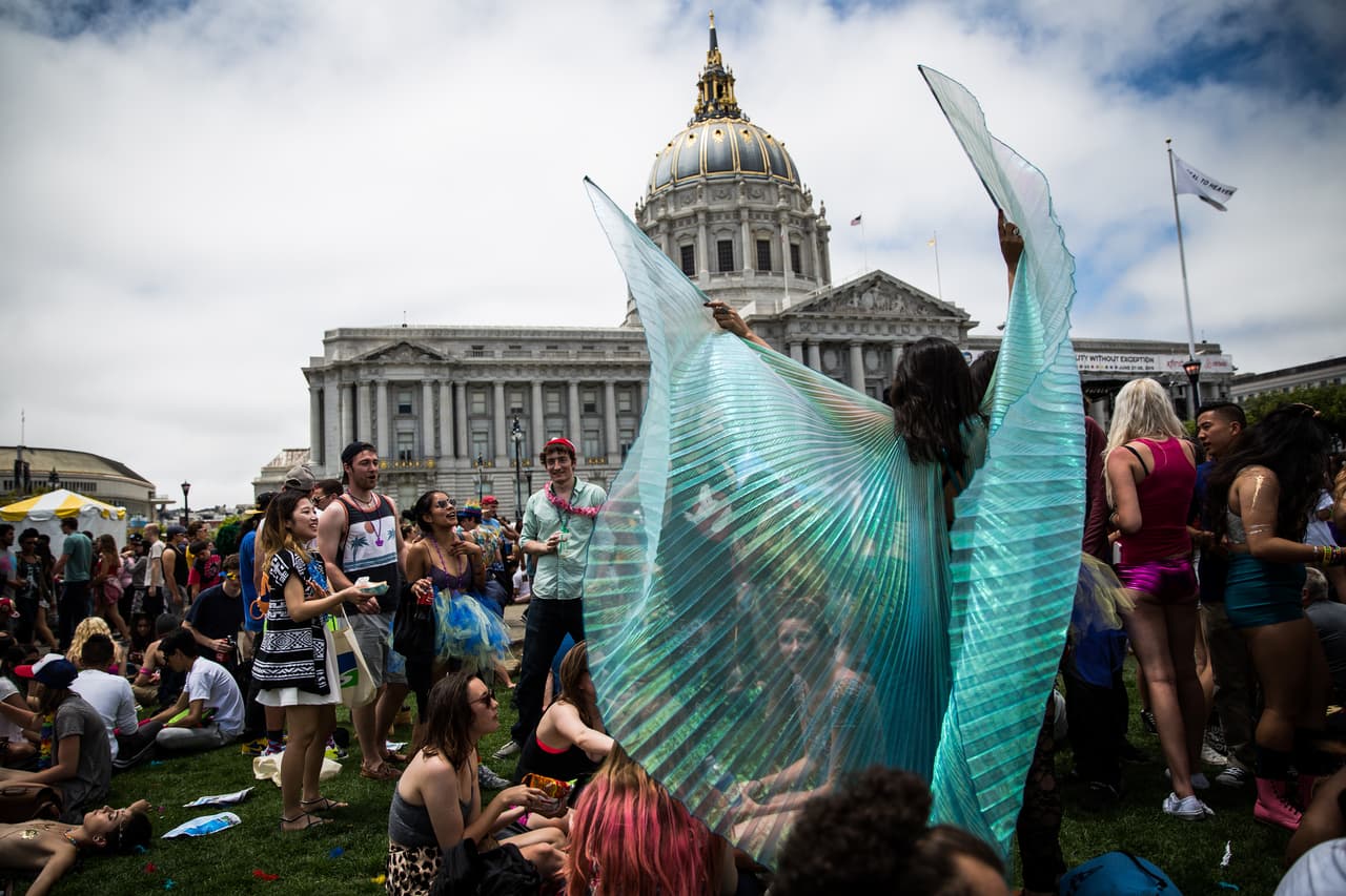 Cientos salieron a las calles de San Francisco para celebrar el Orgullo Gay.