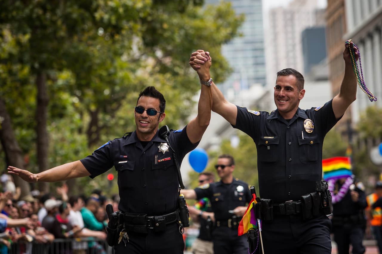Cientos salieron a las calles de San Francisco para celebrar el Orgullo Gay.